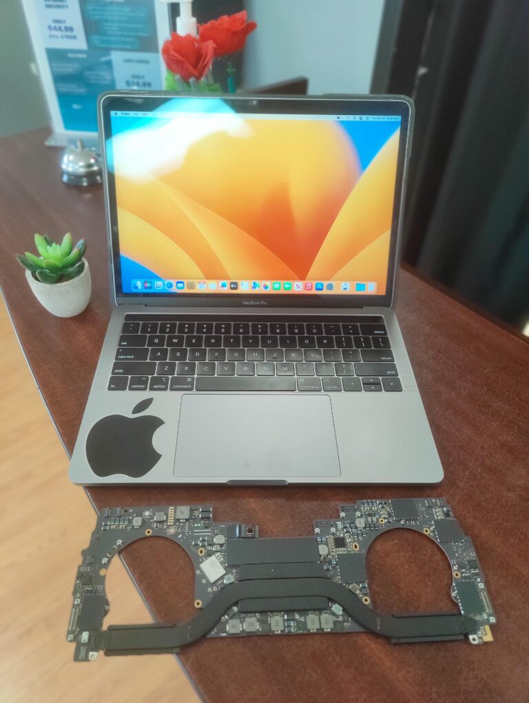 ¿Su laptop no carga? Cambio de batería para clientes de Lynwood